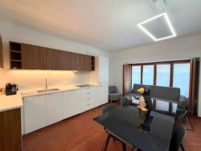 Appartamento quadrilocale in affitto in Via Lazzaro Palazzi, Porta Venezia, Milano