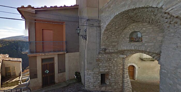 Casa con 5 locali in vendita in Via Tre Porte Chiauci Isernia, Chiauci