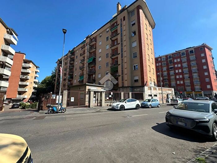 Appartamento bilocale in vendita in Via Bari, Milano