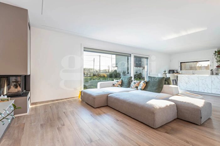 Casa con 7 locali in vendita in Via Mielma, Sesto Al Reghena