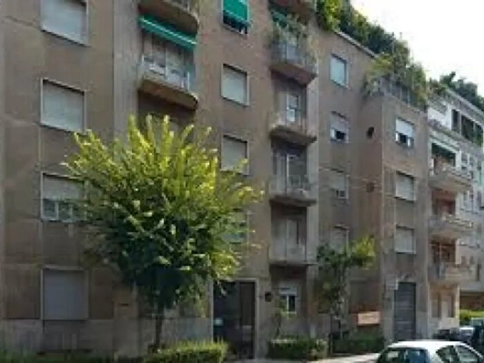 Appartamento quadrilocale in affitto in Via Fontana, Milano