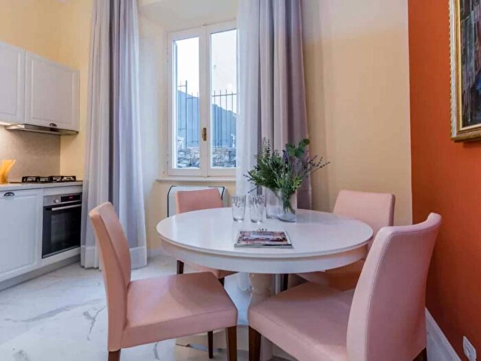 Appartamento bilocale in affitto in Via Vittorio Emanuele II, Cernobbio