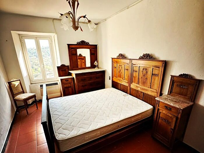 Appartamento trilocale in vendita in Via Artallo, Imperia