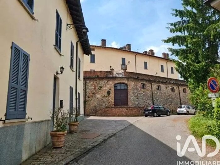 Appartamento con 7 locali in vendita in Via Castello, Castana