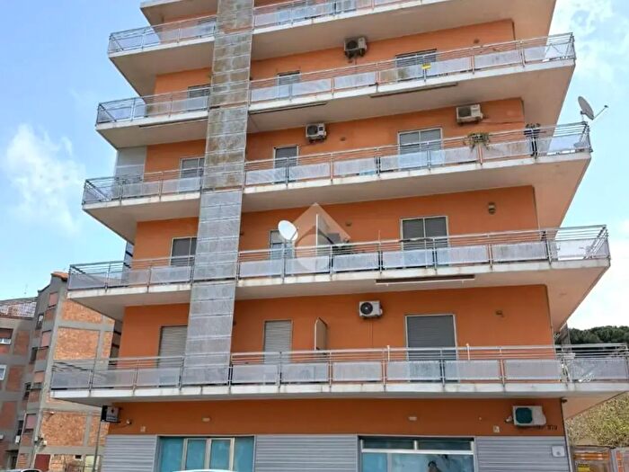 Appartamento trilocale in vendita in Via Sbarre Inferiori, Reggio Calabria