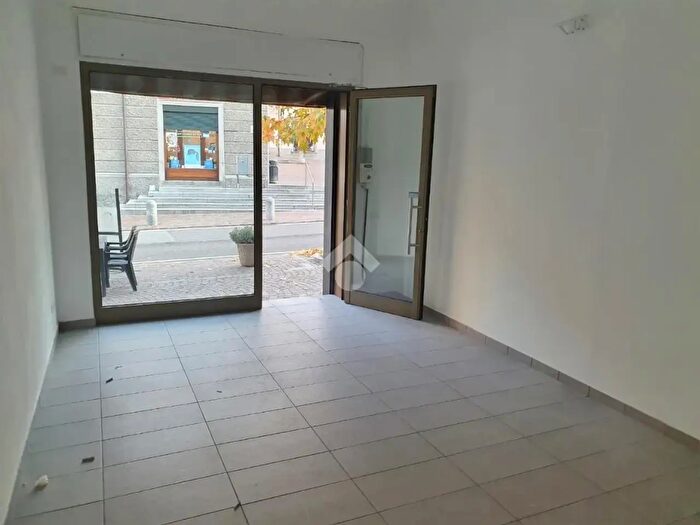Appartamento monolocale in affitto in Uggiate con Ronago