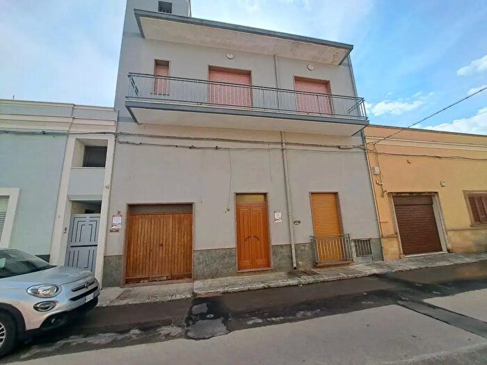 Casa con 6 locali in vendita in Via Gruppo Friuli, Manduria