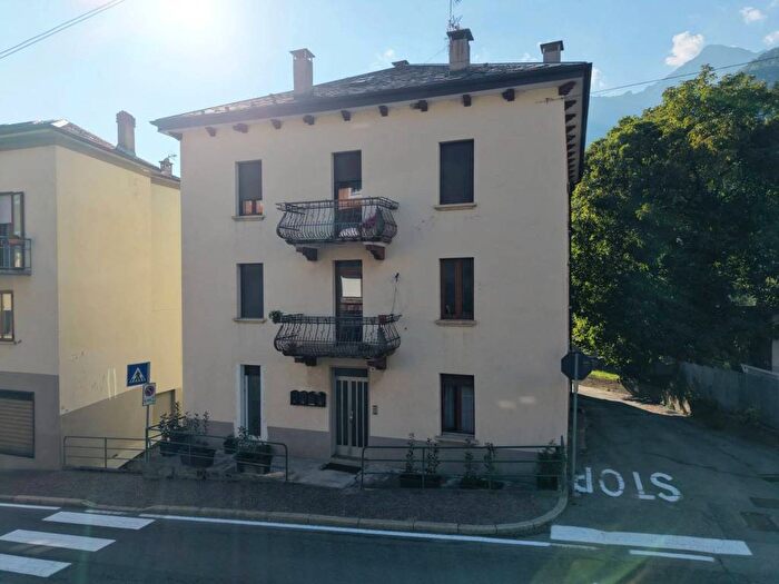 Appartamento trilocale in vendita in Via Roma, Centro, Sondalo