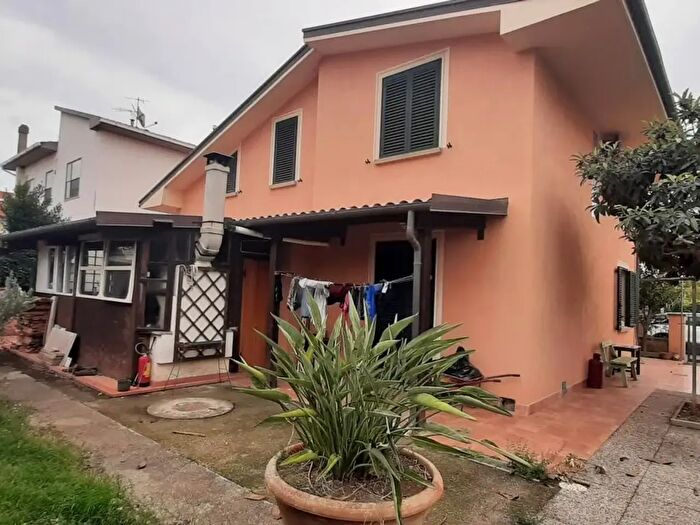 Casa con 7 locali in vendita in Rosignano Marittimo