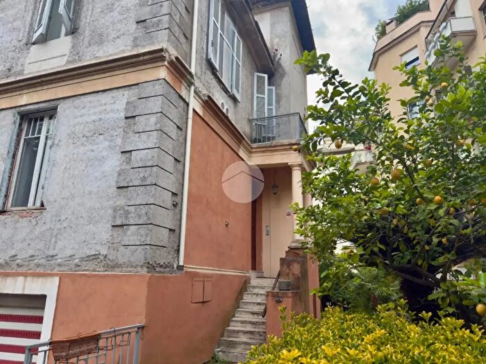 Appartamento quadrilocale in vendita in Viale Gottardo, Roma