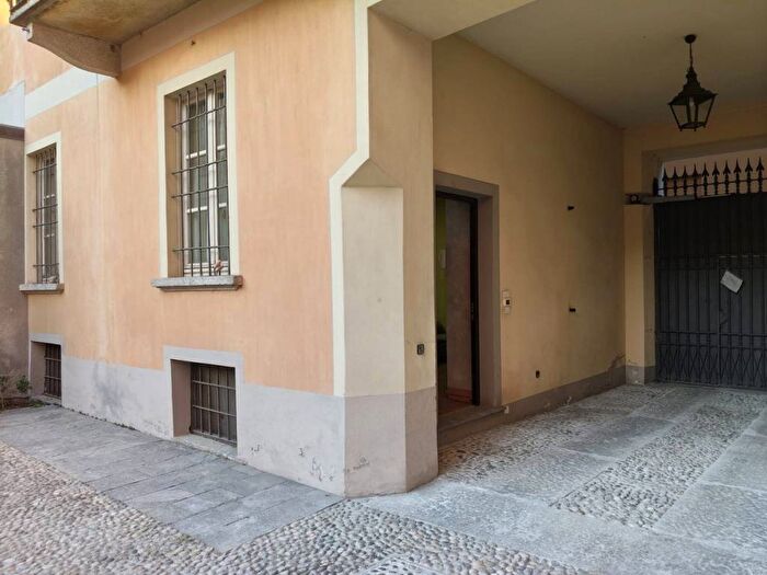 Appartamento bilocale in affitto in Vicolo dellArco, Centro Storico, Novara