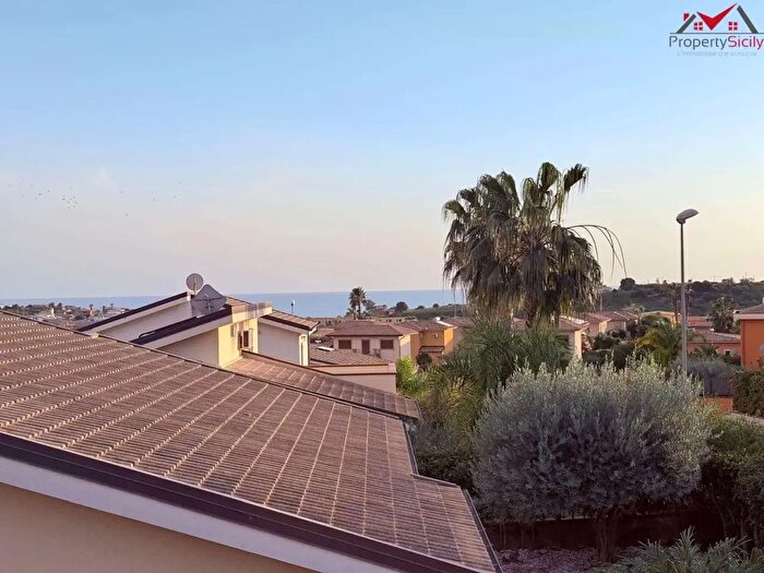 Casa con 7 locali in vendita in Porto Empedocle