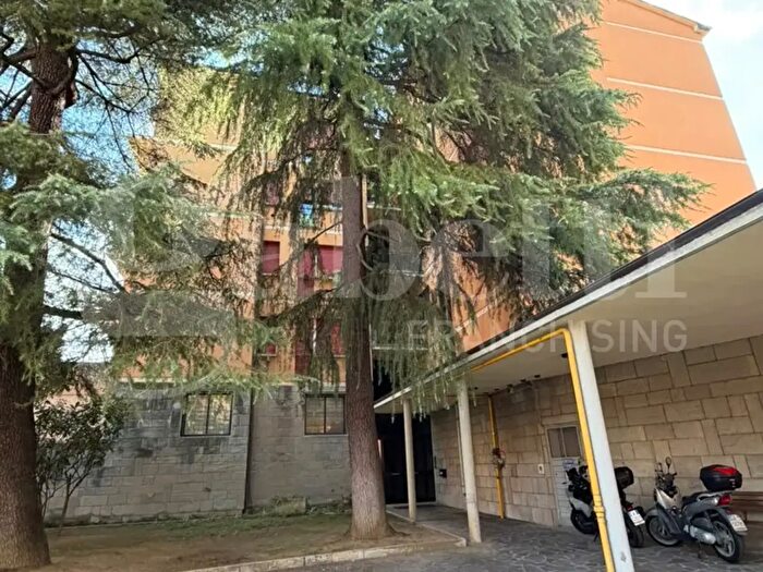 Appartamento quadrilocale in vendita in Via Massarenti, Bologna