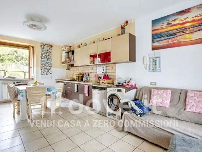 Appartamento trilocale in vendita in Via Profaré a, Laveno Mombello