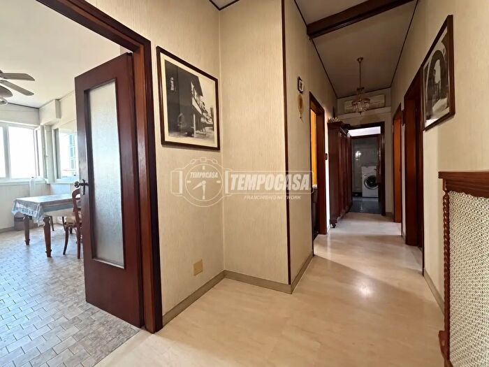 Appartamento quadrilocale in vendita in Via P Lorenzetti a E, Bologna