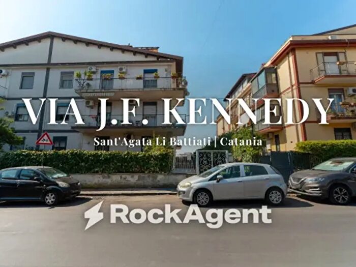 Appartamento con 6 locali in vendita in Via J F Kennedy, Sant'Agata Li Battiati