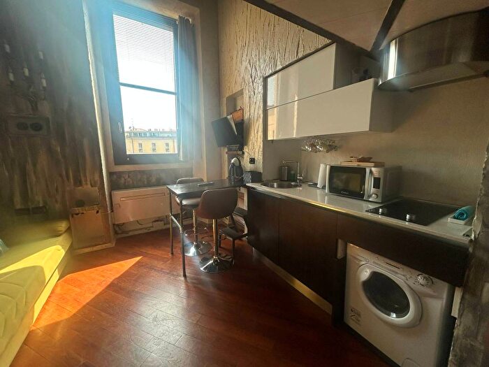 Appartamento monolocale in affitto in Via Solferino, Moscova, Milano