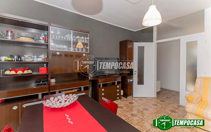 Appartamento quadrilocale in vendita in Via Viterbo, Milano