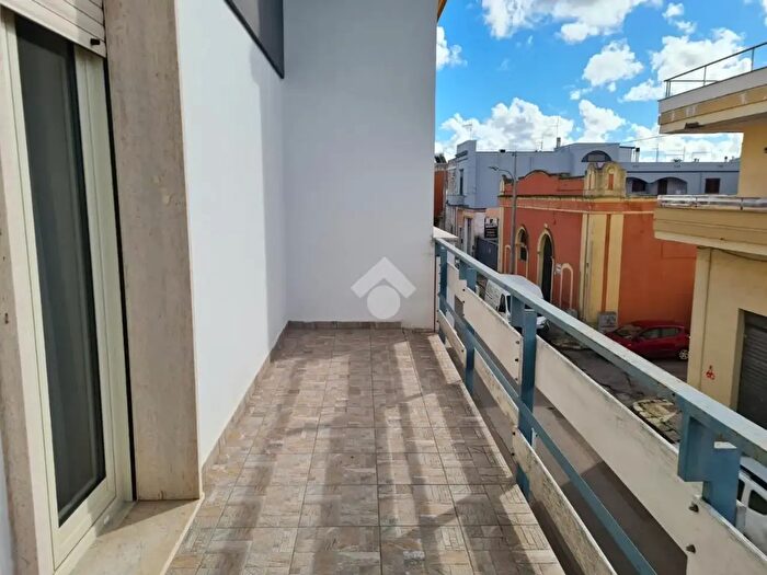 Appartamento con 8 locali in vendita in Via Carlo Alberto dalla Chiesa, Alezio