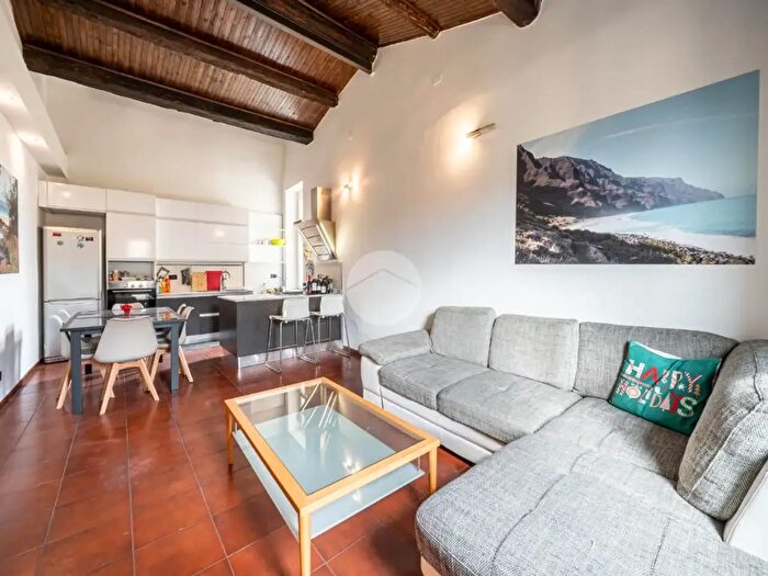 Appartamento trilocale in vendita in Via Scrimiari, Verona