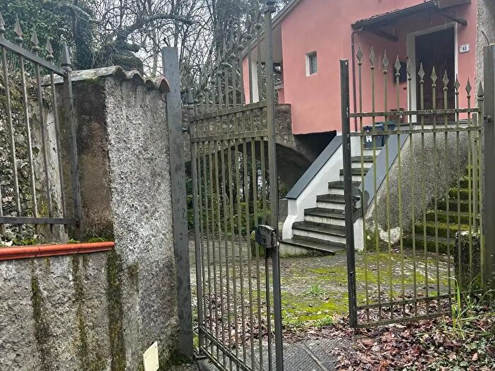 Casa trilocale in vendita in Podenzana