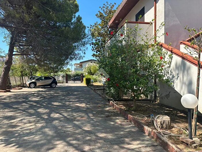 Appartamento trilocale in vendita in Via Capri, Villapiana