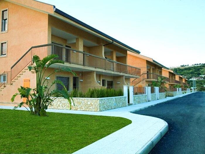 Appartamento trilocale in affitto in Via Margi, Torre Faro, Messina