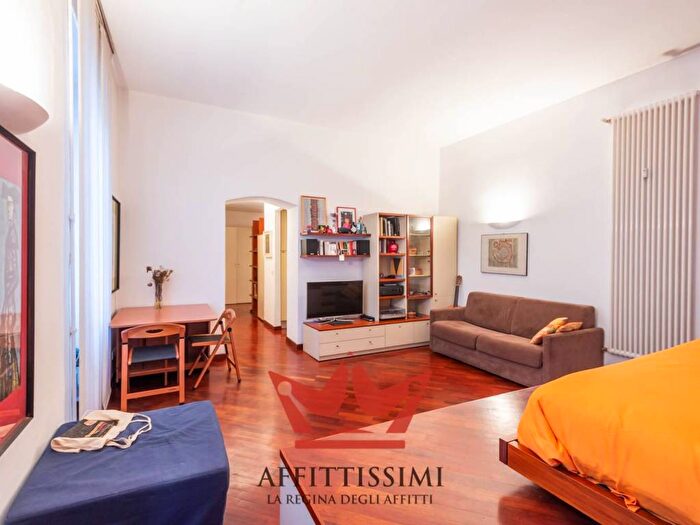 Appartamento monolocale in affitto in Via Luigi Settembrini, Centrale, Milano