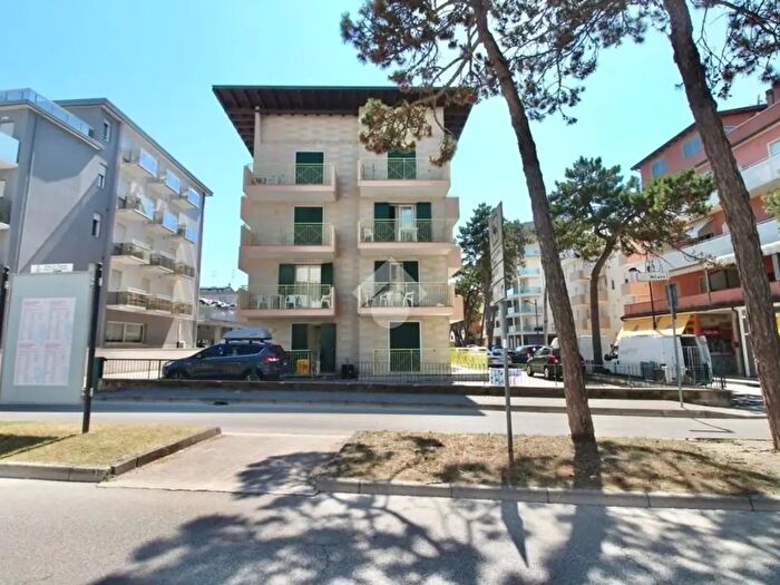 Appartamento bilocale in vendita in Viale Falconera, Caorle