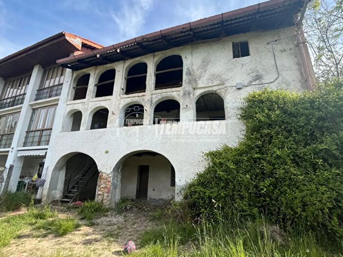 Casa con 5 locali in vendita in Via Frazione Filia, Castellamonte