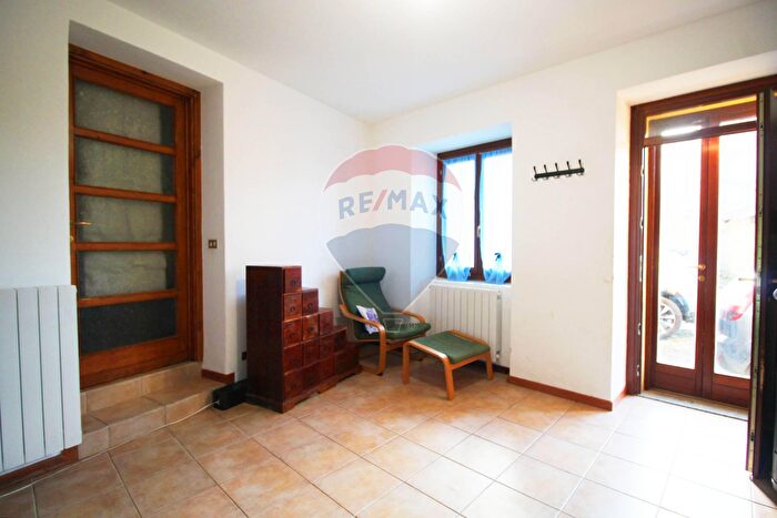 Casa trilocale in vendita in Via Alpi, Missaglia