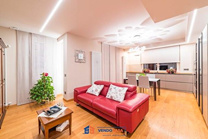 Case in Vendita e in Affitto - 3