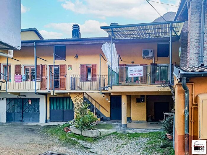 Casa quadrilocale in vendita in Via Umberto I f SantAmbrogio di Torino, SantAmbrogio Di Torino