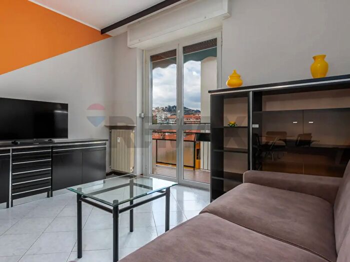 Appartamento trilocale in vendita in Via Noli, Bergamo