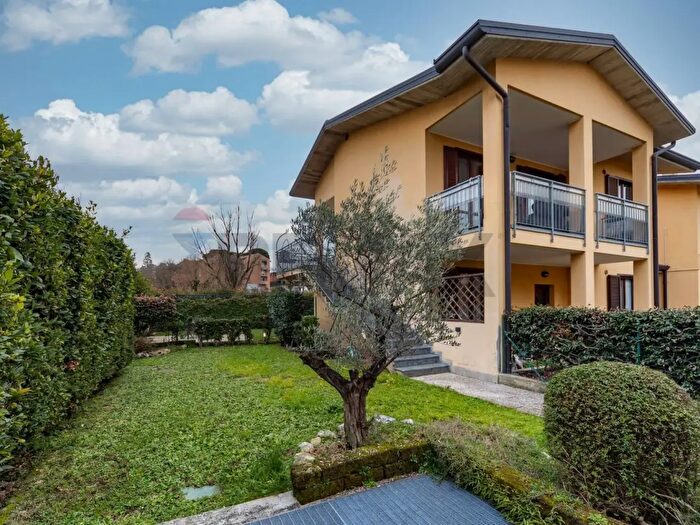 Appartamento trilocale in vendita in Paderno DAdda