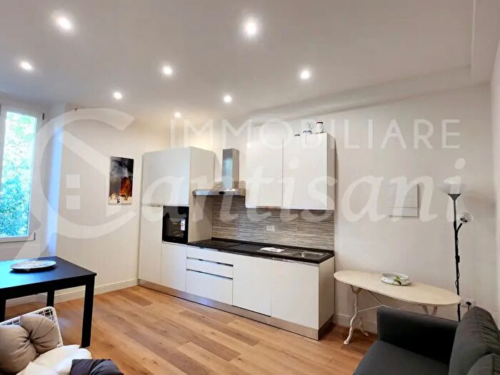 Appartamento quadrilocale in affitto in Viale dei Mille, Firenze