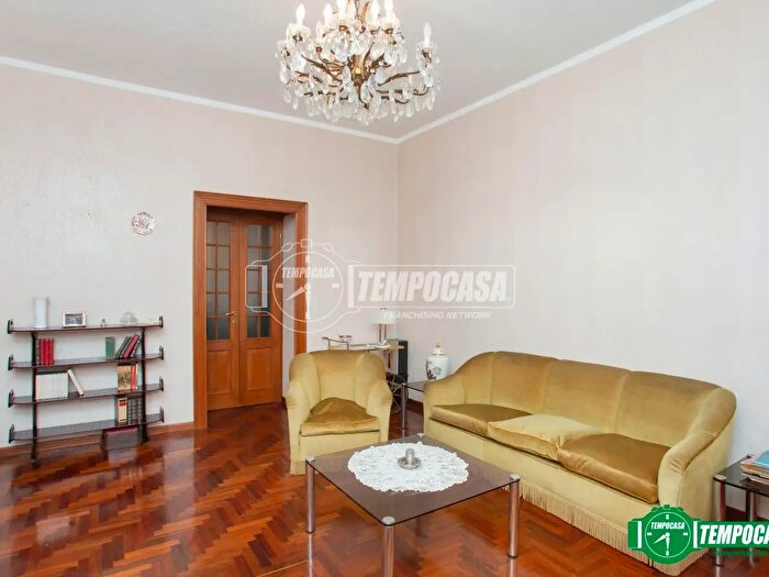 Appartamento trilocale in vendita in Via Olona a, Milano