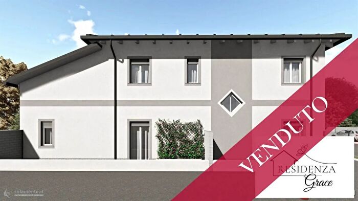 Appartamento bilocale in vendita in Via a Volta Ceriano Laghetto, Ceriano Laghetto