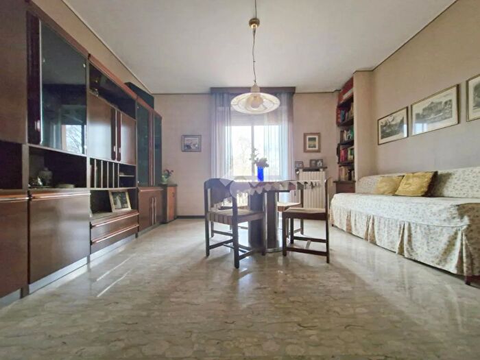 Appartamento trilocale in vendita in Via Francesco Lusso, Asti