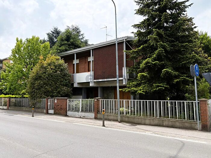 Casa con 6 locali in vendita in Via Peschiera, Castelfranco Emilia