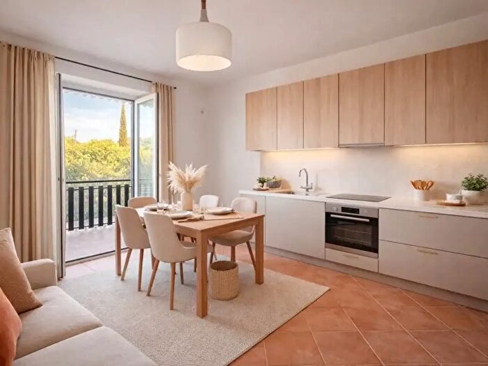 Appartamento trilocale in vendita in Via Carpanzano b, Roma