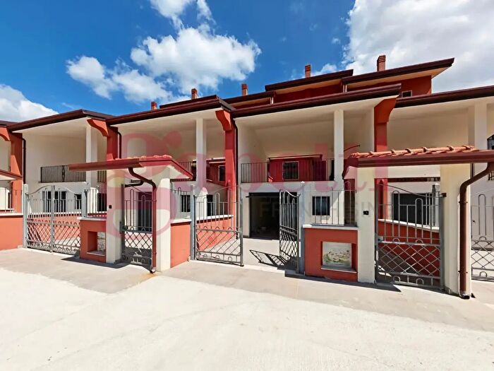 Casa con 7 locali in vendita in Via Sant'Antuono Snc, Guardia Sanframondi