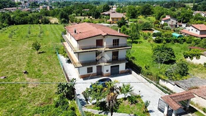 Casa con 11 locali in vendita in Via Croce Radiccio, SantElia Fiumerapido
