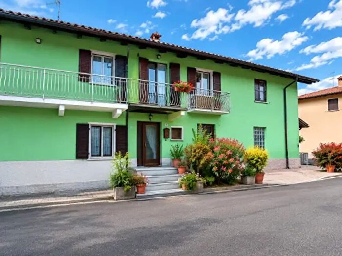Casa con 6 locali in vendita in Via San Giovanni Battista, Ceresole Alba