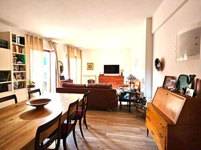 Appartamento quadrilocale in vendita in Via Oronte Petriccioli, Lerici