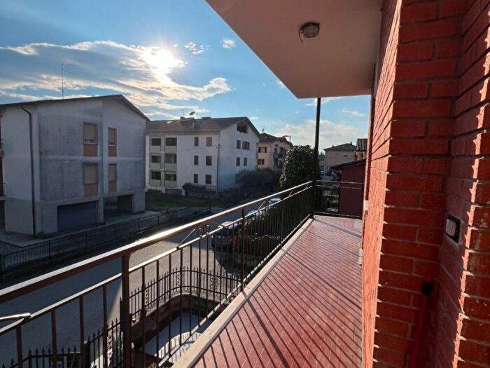 Appartamento con 5 locali in affitto in Via F della Scala, Centro, San Pietro in Cariano