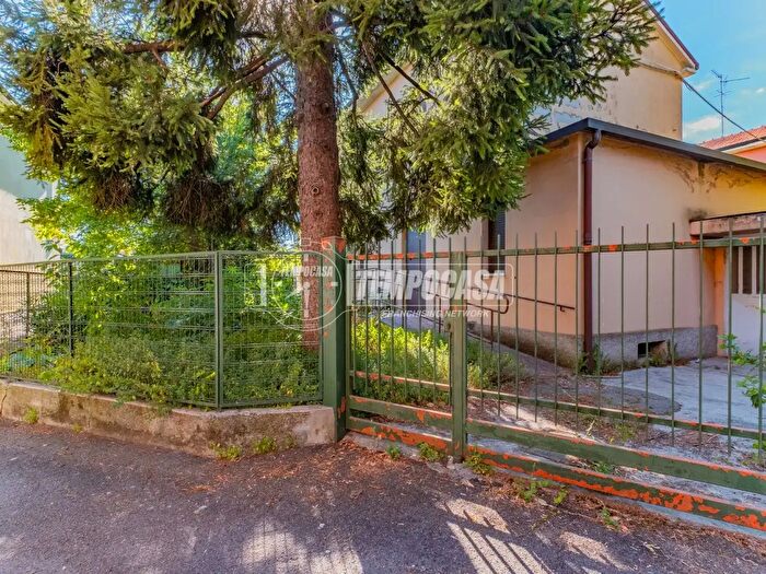 Casa trilocale in vendita in Via Achille Grandi, Novate Milanese