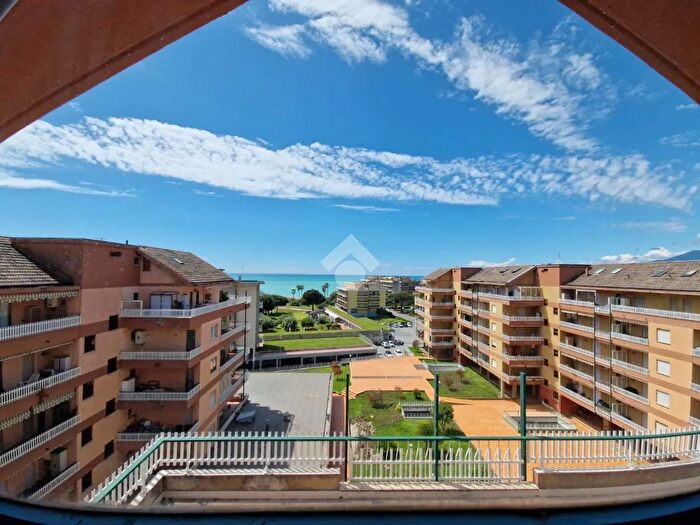 Appartamento con 5 locali in vendita in Via Nervia, Ventimiglia