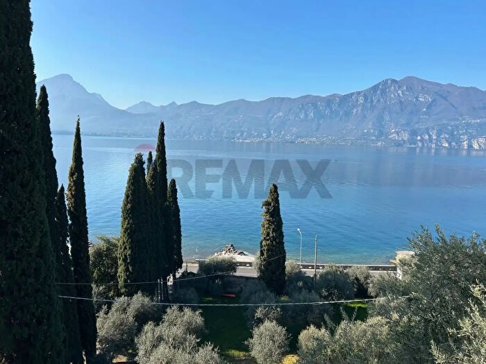 Appartamento quadrilocale in vendita in Torri Del Benaco