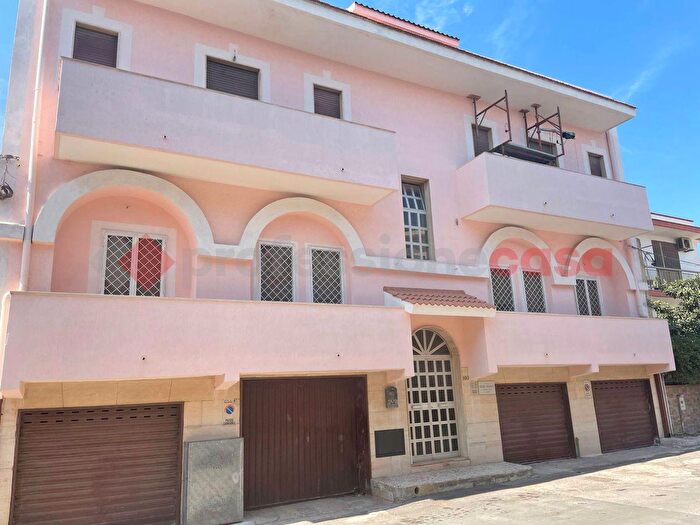 Appartamento quadrilocale in vendita in Via Toma, Pulsano